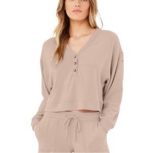 Alo Yoga Alolux Soho Cropped Henley Sweatshirt